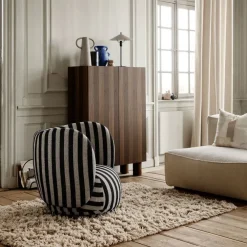 Ferm Living Post kast, oak smoked, met deuren< Kasten & Vitrines
