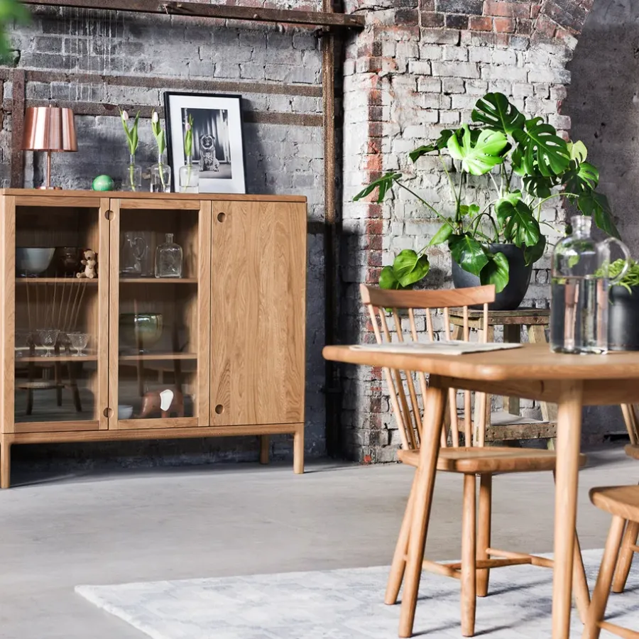 Stolab Prio Hoog dressoir, eikenhout naturel olie, glazen deur< Ladekasten & Dressoirs