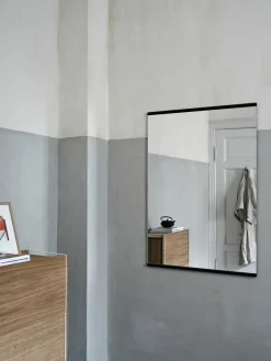 MOEBE Rechthoekige wandspiegel 70x100 cm, Black< Wandspiegels