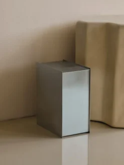 Ferm Living Sama prullenbak, Brushed stainless steel< Pedaalemmers