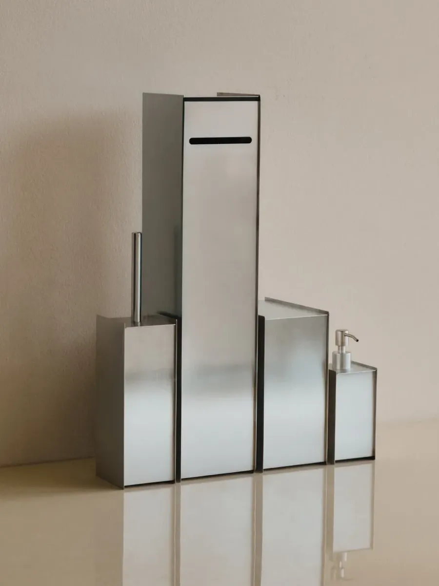 Ferm Living Sama zeeppompje, Brushed stainless steel< Zeepdispensers & Zeepschaaltjes
