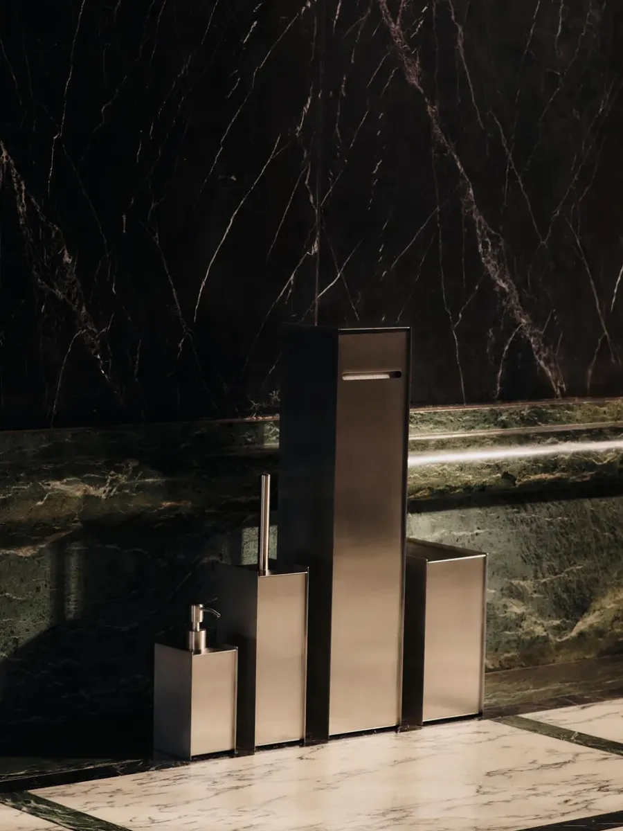 Ferm Living Sama zeeppompje, Brushed stainless steel< Zeepdispensers & Zeepschaaltjes