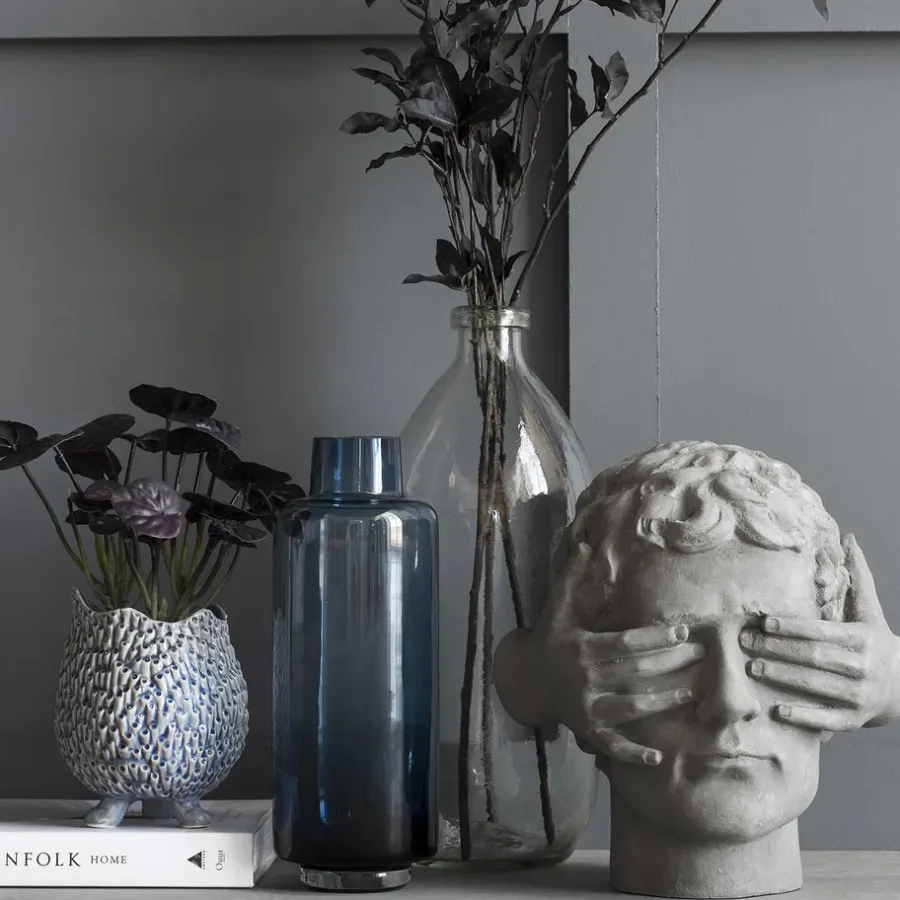 Lene Bjerre Serafina hoofd 30 cm, Monument grey (grijs)< Sculpturen & Porseleinen Beelden
