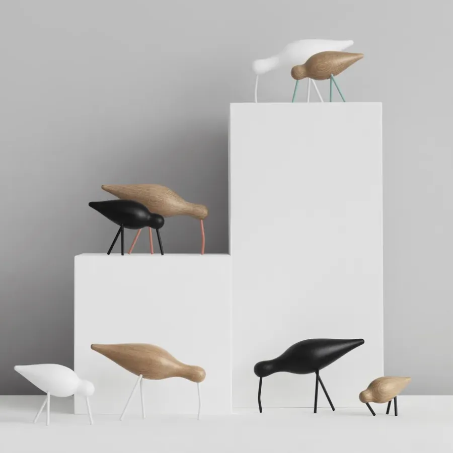 Normann Copenhagen Shorebird wit, middel< Houten Beelden