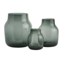 Muuto Silent vaas Ø20 cm, Dark Green< Vazen