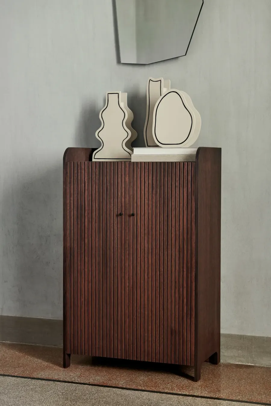 Ferm Living Sill Low kast, Dark stained oak< Kasten & Vitrines