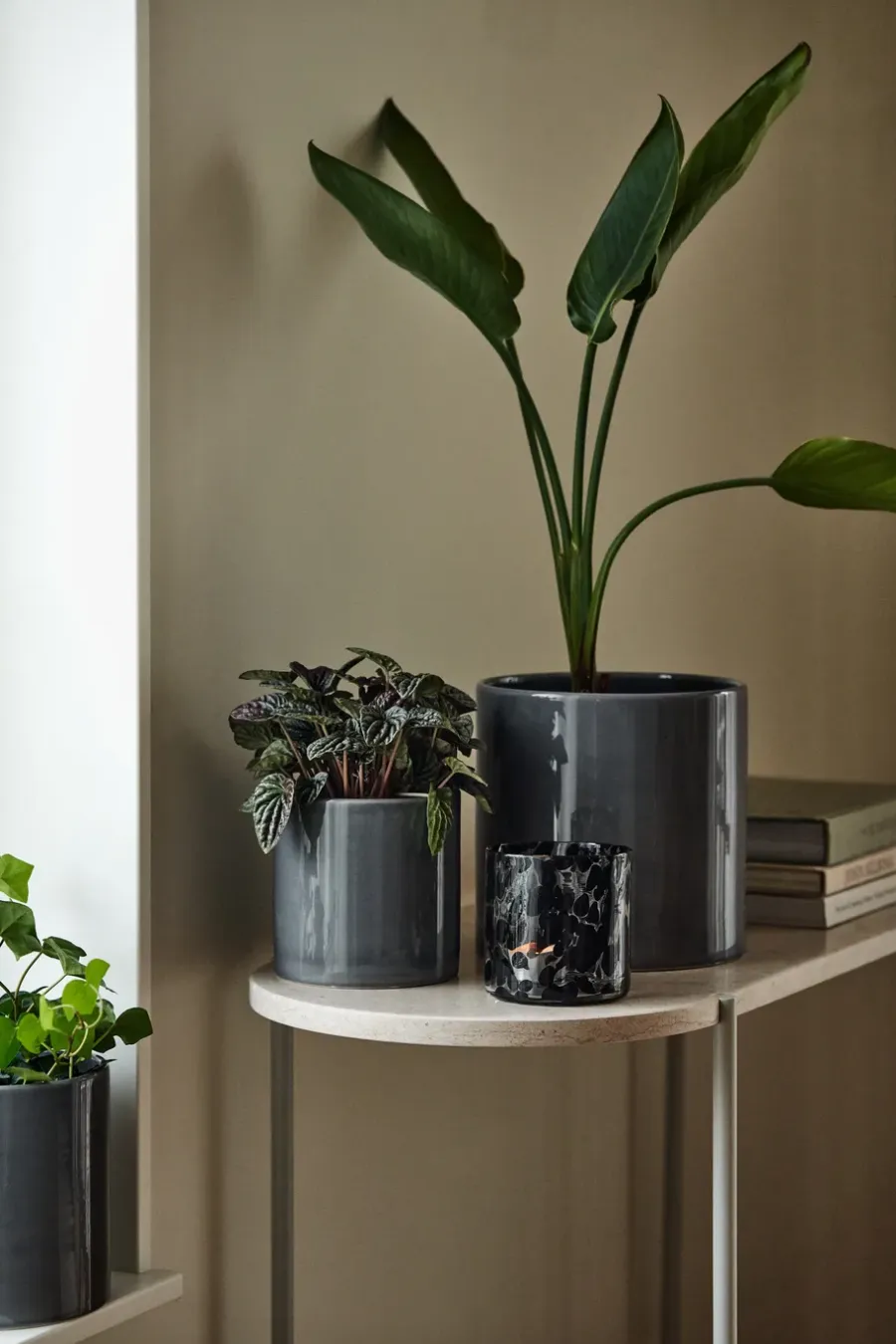 Scandi Living Sleek bloempot Ø12 cm, Charcoal< Bloempotten