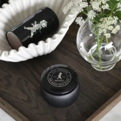 Solstickan Design Solstickan geurkaars 25 h, Zwart cederhout< Geurkaarsen & Aroma Diffusers