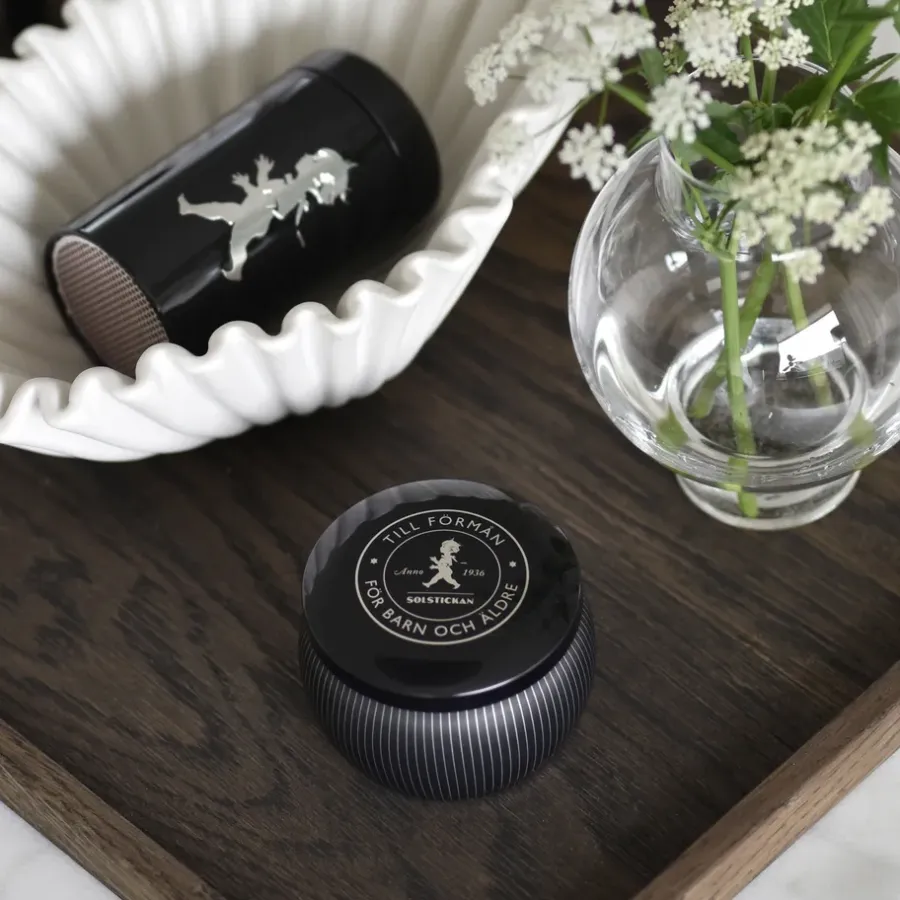 Solstickan Design Solstickan geurkaars 25 h, Zwart cederhout< Geurkaarsen & Aroma Diffusers