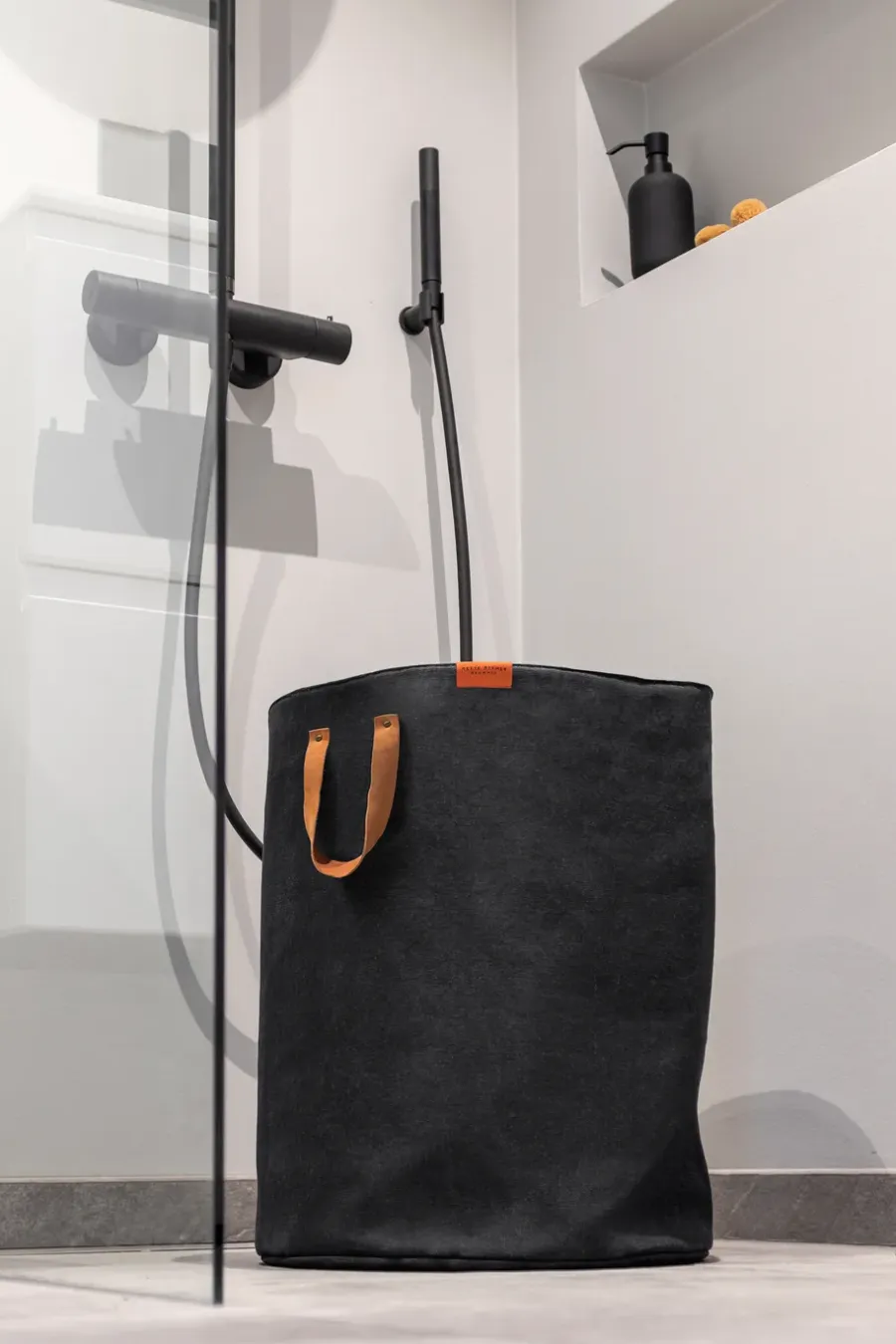 Mette Ditmer Sort It wasmand, Black< Wasmanden