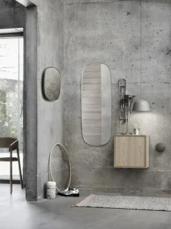 Muuto Stacked opbergsysteem met deur medium, Eikenhout< Planken & Planksystemen