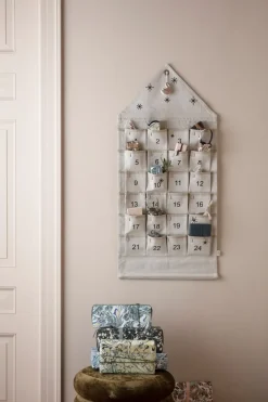 Ferm Living Star adventskalender huis 100 cm, Zand< Kerstdecoraties