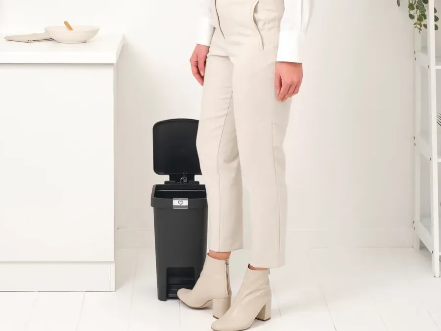 Brabantia StepUp pedaalemmer 10 L, Donkergrijs< Pedaalemmers