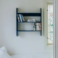 TÔNN furniture Strapats wandplank 62x73,6 cm, Midnight blue< Planken & Planksystemen
