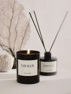 Tell Me More geurkaars 48 u, Voyager< Geurkaarsen & Aroma Diffusers