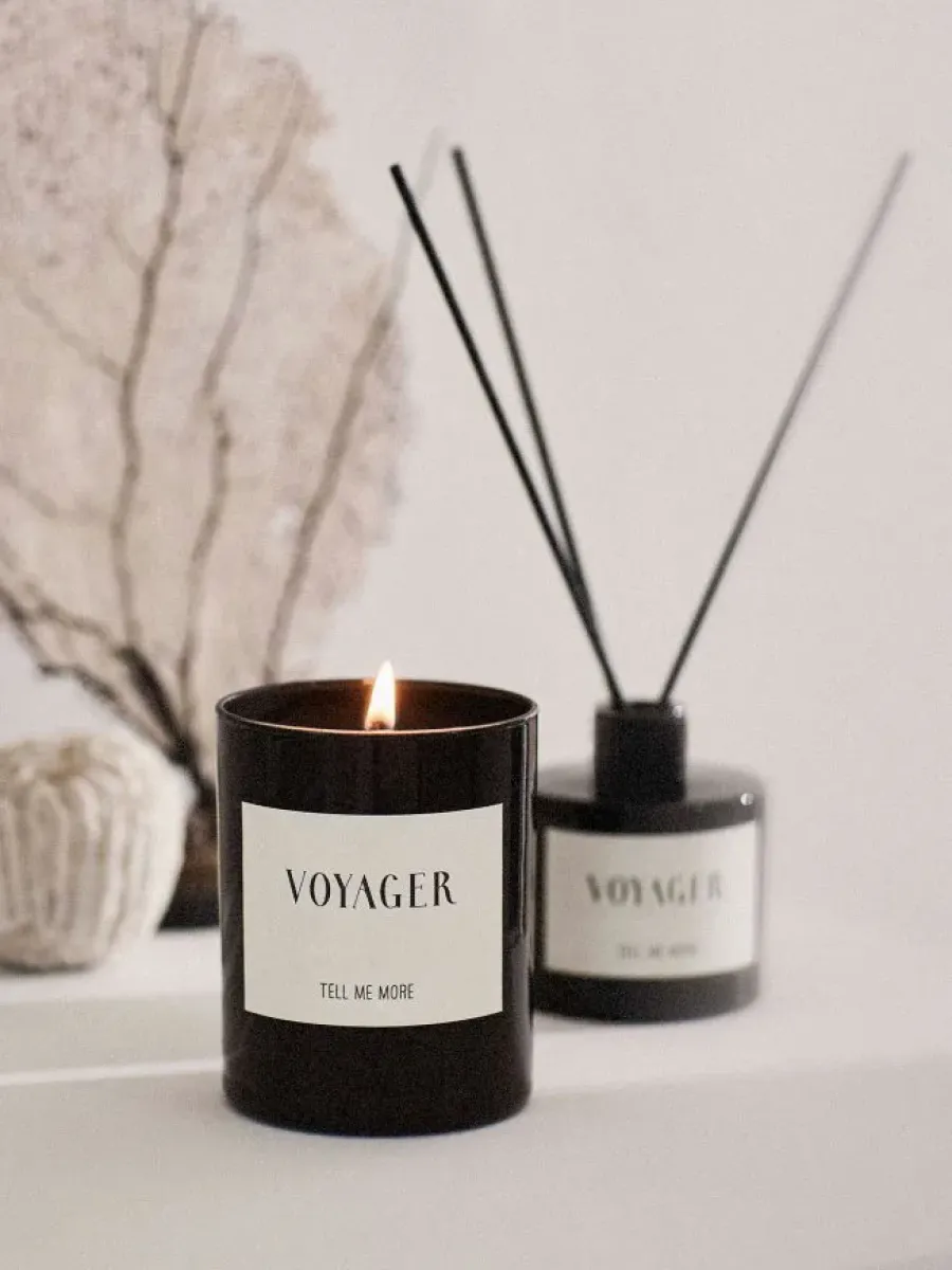 Tell Me More geurkaars 48 u, Voyager< Geurkaarsen & Aroma Diffusers