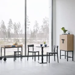 A2 The Bow kast, Witgeolied eiken-zwart< Kasten & Vitrines