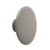 Muuto The Dots kledinghaak taupe, Medium< Haken & Hangers|Opbergoplossingen Voor De Kinderkamer
