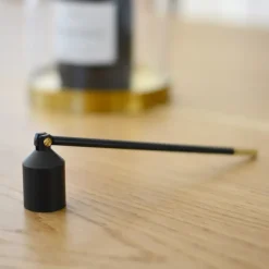 Solstickan Design Three Stars kaarsendover, Zwart< Kaarsenaccessoires