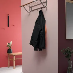 Essem Design Tillbakablick rechthoekige spiegel, zwart< Wandspiegels