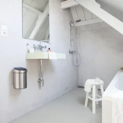 Brabantia Touch Bin prullenbak 3 liter muurgemonteerd, matstaal< Pedaalemmers