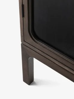 &Tradition Trace SC87 vitrinekast 50x192x40 cm, Dark stained oak< Kasten & Vitrines
