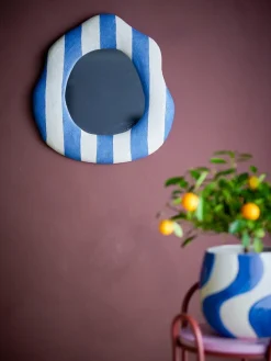 Bloomingville Travis wandspiegel 39,5x38,5 cm, Blauw< Wandspiegels