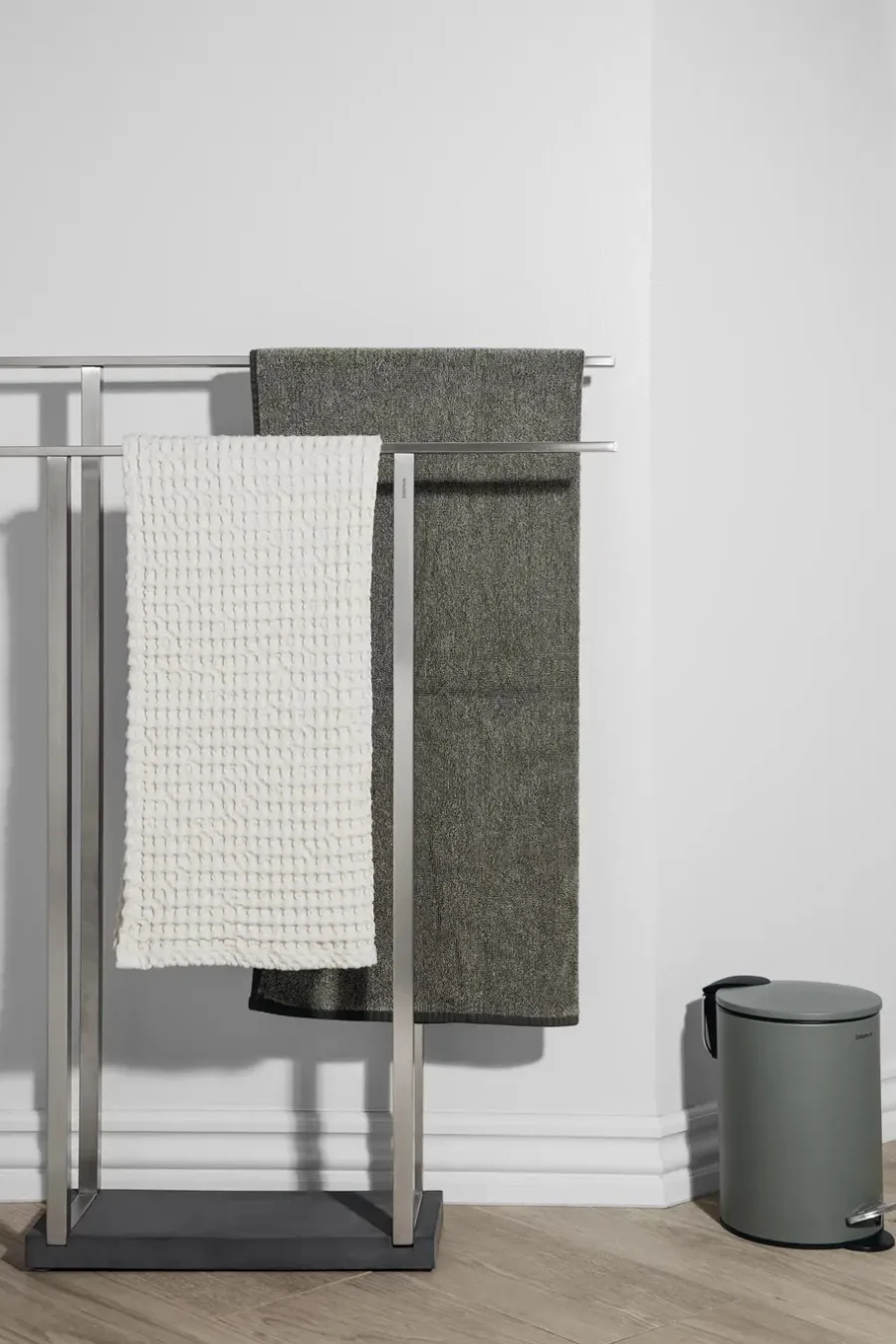 Blomus Tubo pedaalemmer 3 L, Taupe< Pedaalemmers