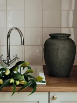 Broste Copenhagen Uma vaas, Rustiek donkerbruin, 30 cm< Vazen