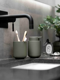 Zone Denmark Ume tandenborstelbeker, Olive green< Tandenborstelhouders
