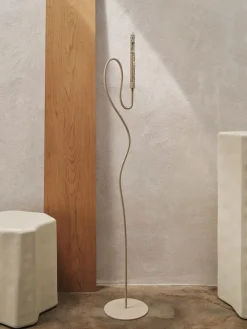 Ferm Living Valse vloer kandelaar, Cashmere< Kandelaars