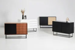 Woud Virka bijzettafel, hoog 120 cm, Zwart - eikenhout< Ladekasten & Dressoirs