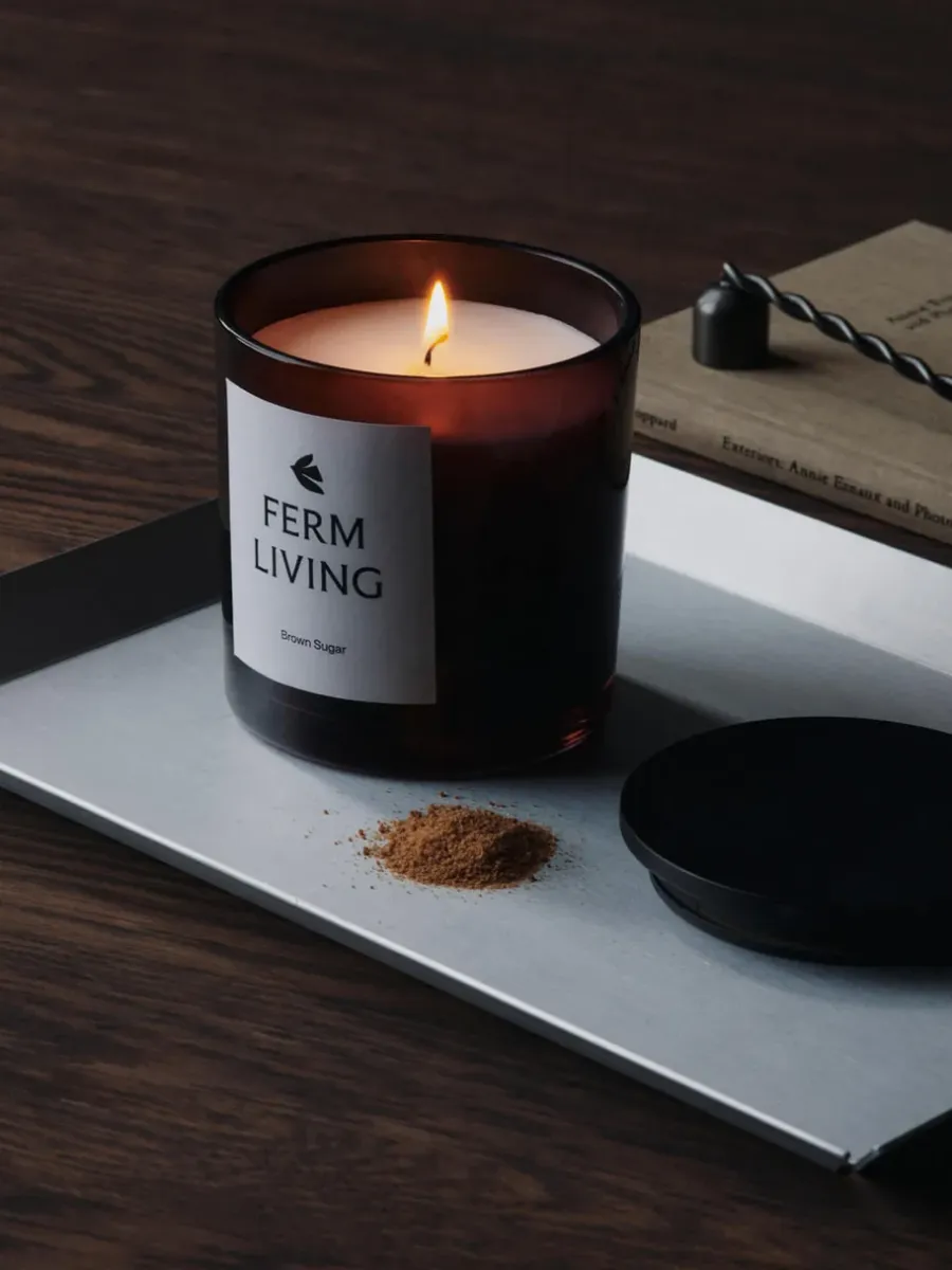Ferm Living Vitto geurkaars 45 u, Dark Grape< Geurkaarsen & Aroma Diffusers