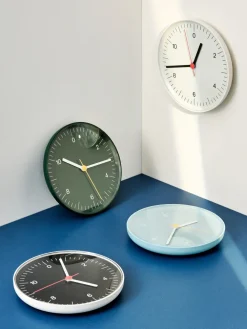 HAY Wall Clock wandklok Ø26,5 cm, Blue< Wandklokken