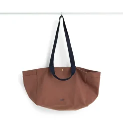 HAY Weekend Bag No 2 tas S 26x56 cm, Milk chocolate< Opbergmanden