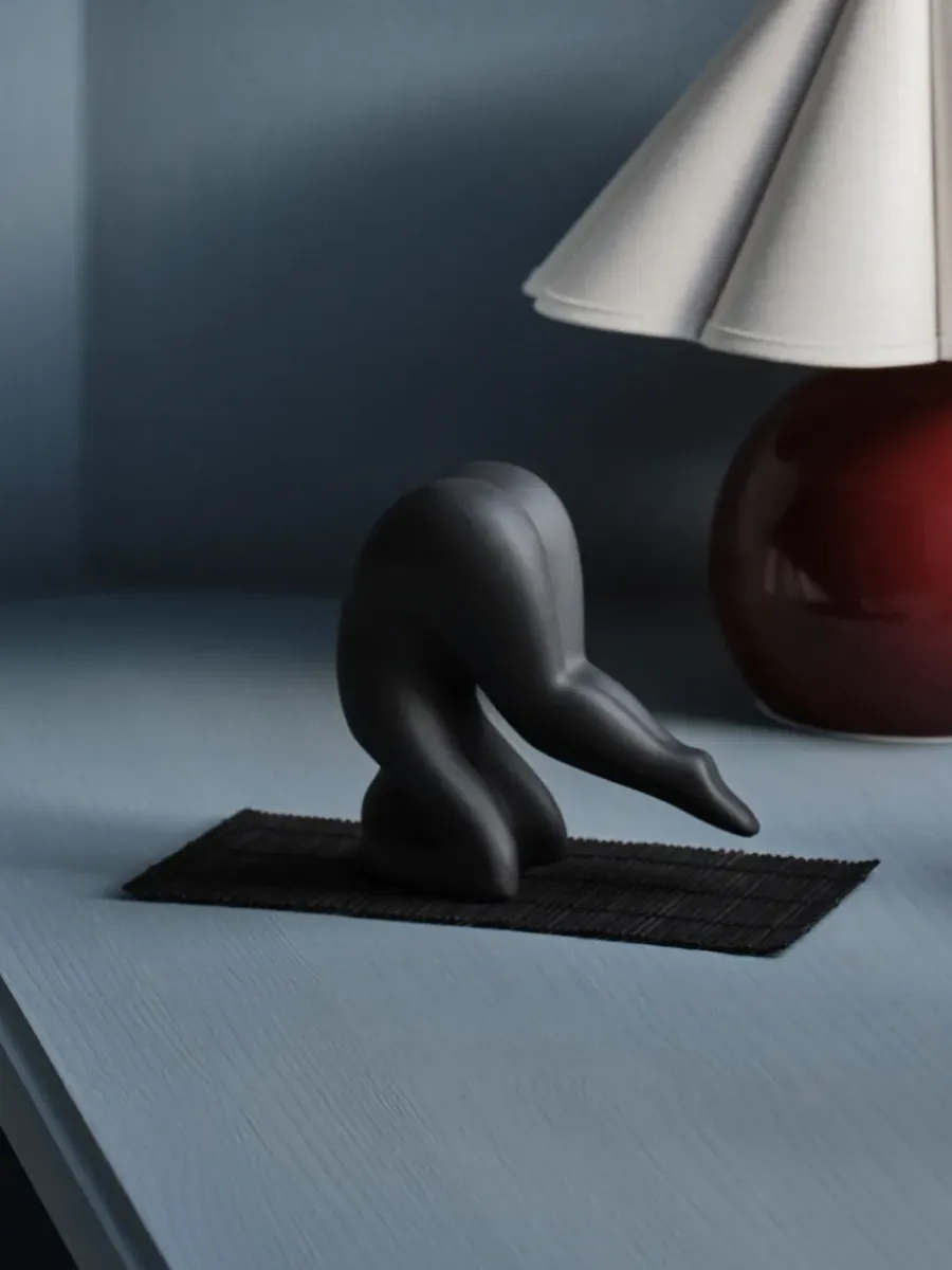 Design House Stockholm Yoga decoratie no. 1, Black< Sculpturen & Porseleinen Beelden