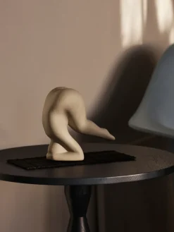 Design House Stockholm Yoga decoratie no. 1, Light grey< Sculpturen & Porseleinen Beelden
