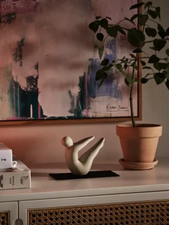 Design House Stockholm Yoga decoratie no. 2, Light grey< Sculpturen & Porseleinen Beelden