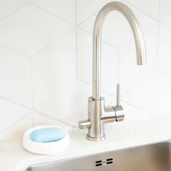 Bosign Zeepbakje met verborgen afvoertuit silicone medium, Wit< Zeepdispensers & Zeepschaaltjes